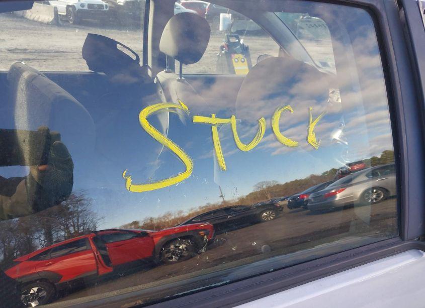 Photo 8 of 2005 Ford Focus ZX5 (VIN 3FAFP37N35R132580)