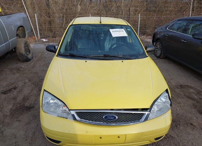 Photo 12 of 2005 Ford Focus ZX5 (VIN 3FAFP37N45R152319)