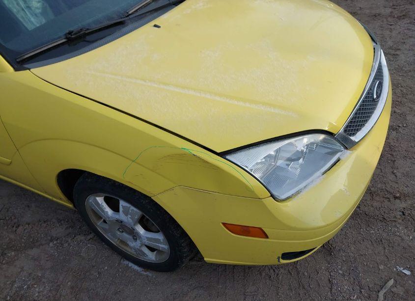 Photo 13 of 2005 Ford Focus ZX5 (VIN 3FAFP37N45R152319)