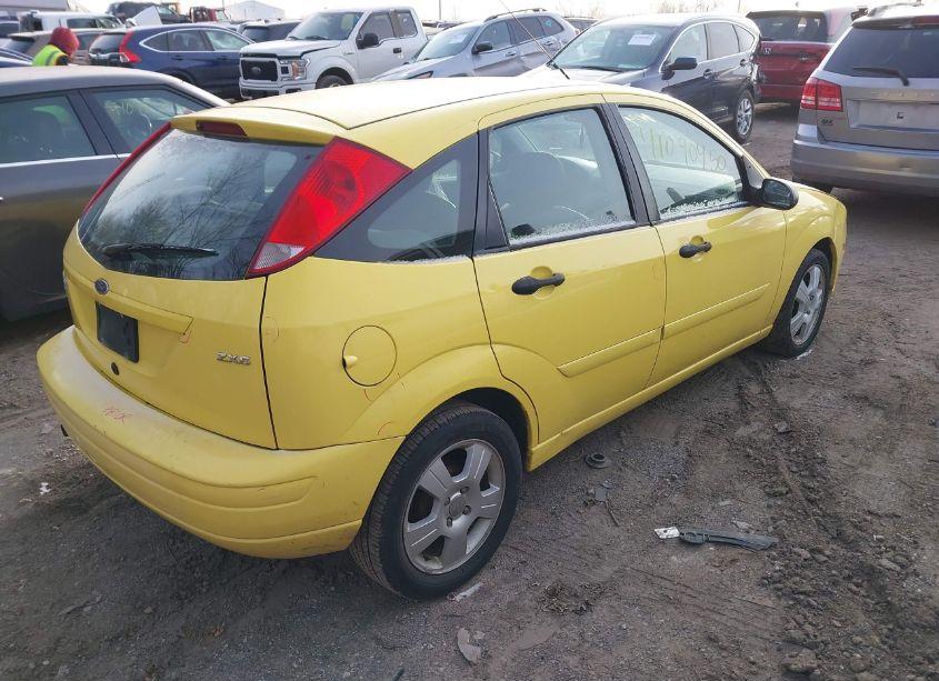 Photo 4 of 2005 Ford Focus ZX5 (VIN 3FAFP37N45R152319)