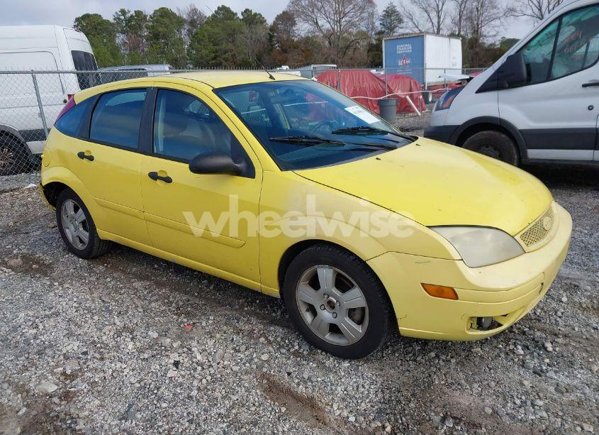 2005 Ford Focus ZX5 (VIN 3FAFP37N55R113173) main photo