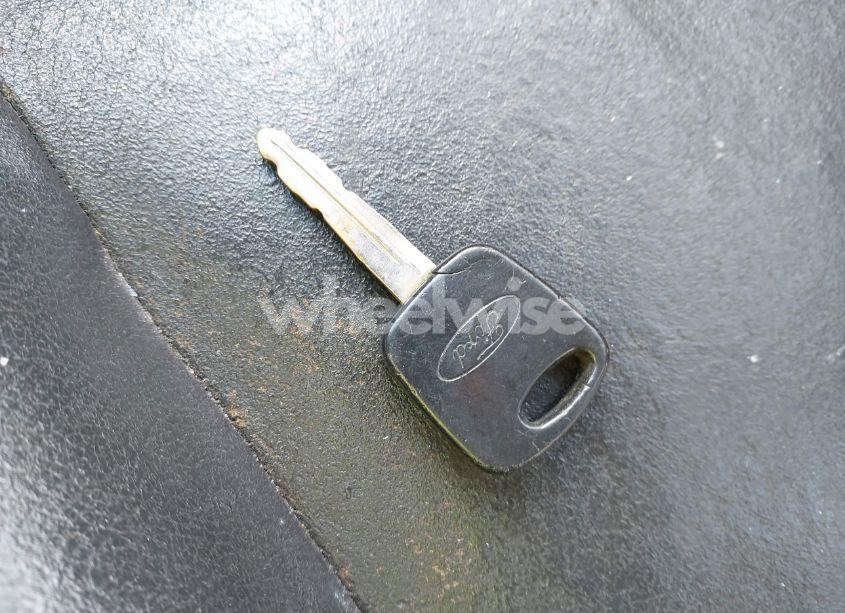 Photo 11 of 2005 Ford Focus ZX5 (VIN 3FAFP37N55R113173)