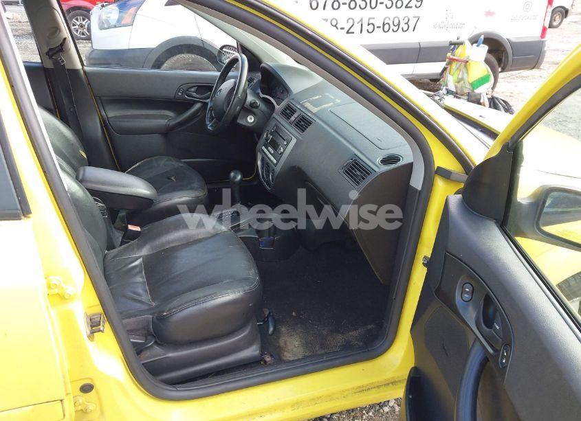 Photo 5 of 2005 Ford Focus ZX5 (VIN 3FAFP37N55R113173)