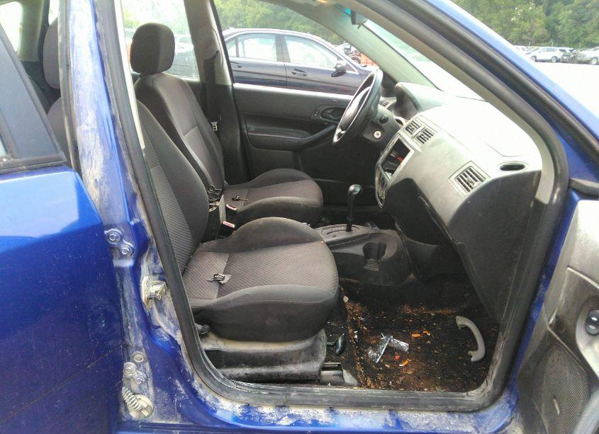 Photo 5 of 2005 Ford Focus ZX5 (VIN 3FAFP37N55R151731)