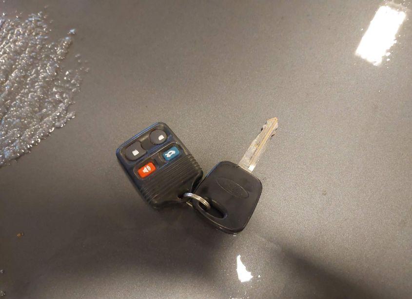 Photo 11 of 2005 Ford Focus ZX5 (VIN 3FAFP37N65R127003)