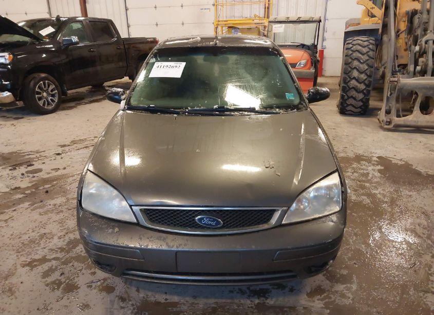 Photo 6 of 2005 Ford Focus ZX5 (VIN 3FAFP37N65R127003)