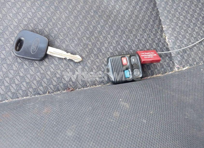 Photo 11 of 2005 Ford Focus ZX5 (VIN 3FAFP37N85R162061)