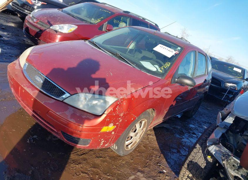 Photo 2 of 2005 Ford Focus ZX5 (VIN 3FAFP37N85R162061)