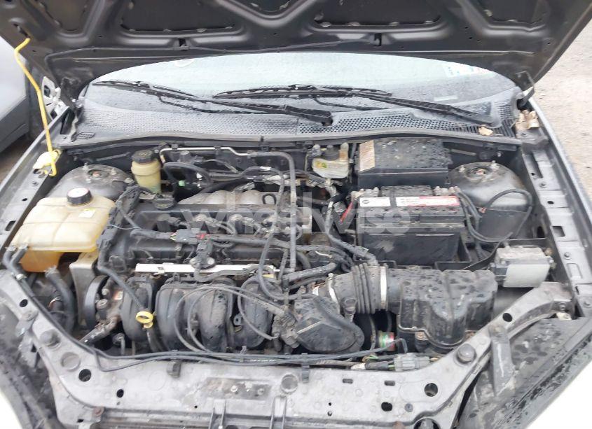 Photo 10 of 2005 Ford Focus ZX5 (VIN 3FAFP37N95R111894)