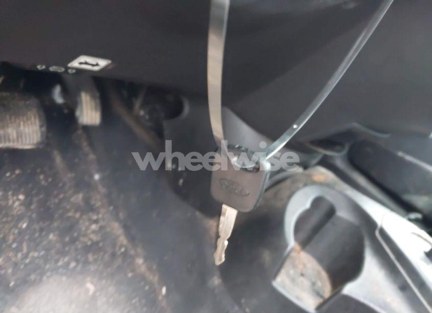 Photo 11 of 2005 Ford Focus ZX5 (VIN 3FAFP37N95R111894)