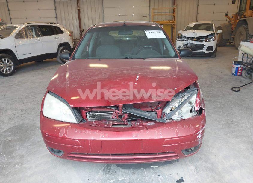 Photo 12 of 2005 Ford Focus ZX5 (VIN 3FAFP37NX5R109507)