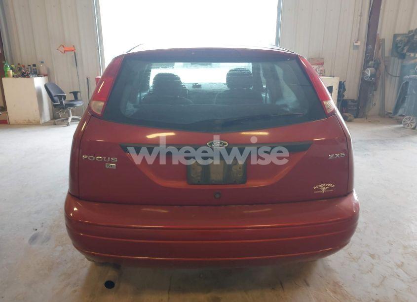 Photo 16 of 2005 Ford Focus ZX5 (VIN 3FAFP37NX5R109507)