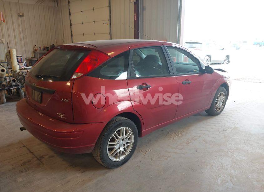 Photo 4 of 2005 Ford Focus ZX5 (VIN 3FAFP37NX5R109507)