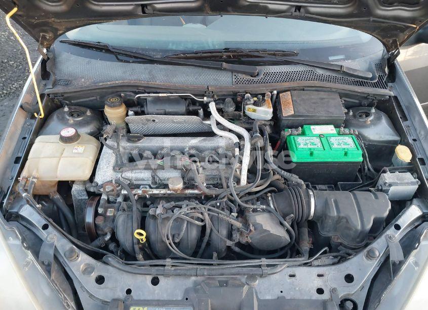 Photo 10 of 2004 Ford Focus ZX5 (VIN 3FAFP37Z24R115044)