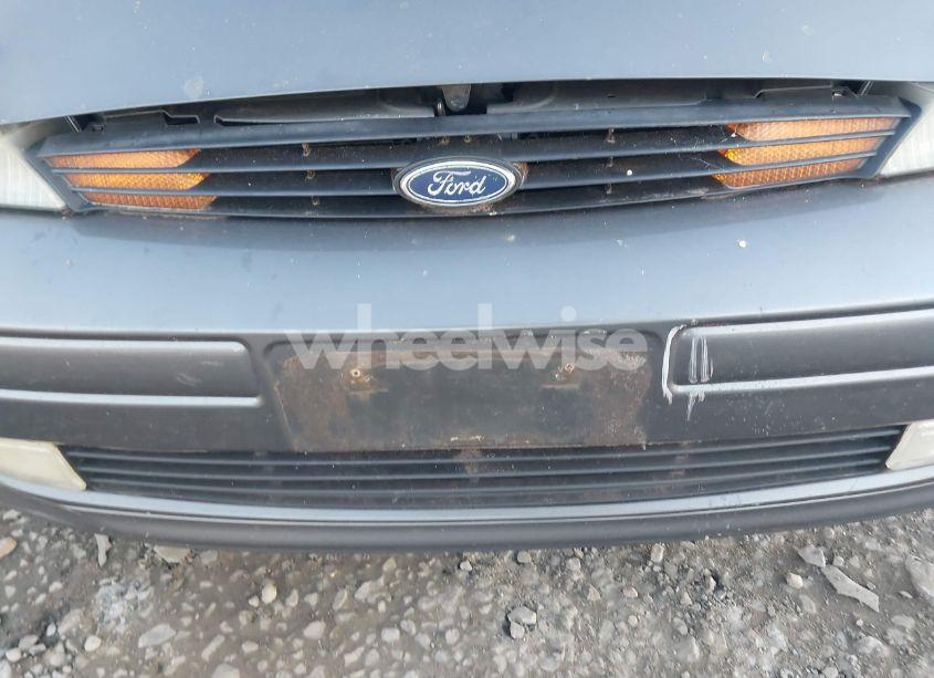 Photo 12 of 2004 Ford Focus ZX5 (VIN 3FAFP37Z24R115044)