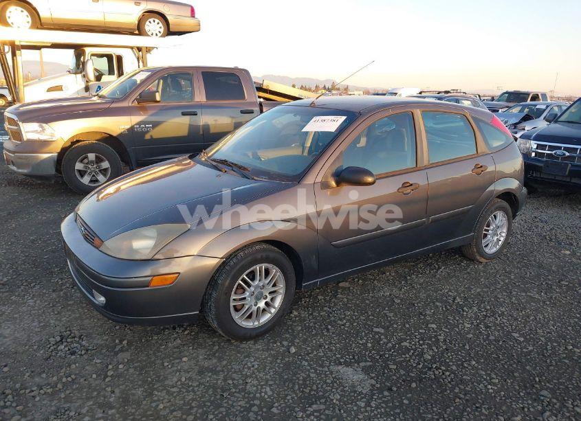 Photo 2 of 2004 Ford Focus ZX5 (VIN 3FAFP37Z24R115044)
