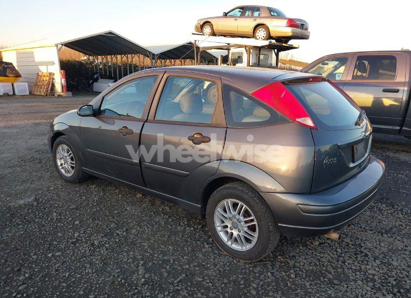 Photo 3 of 2004 Ford Focus ZX5 (VIN 3FAFP37Z24R115044)