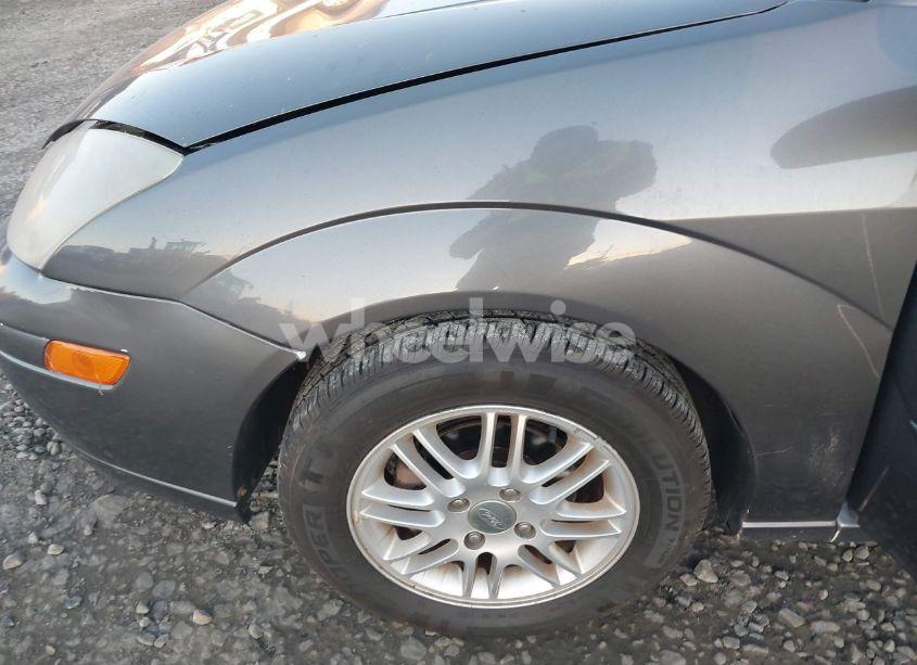 Photo 6 of 2004 Ford Focus ZX5 (VIN 3FAFP37Z24R115044)