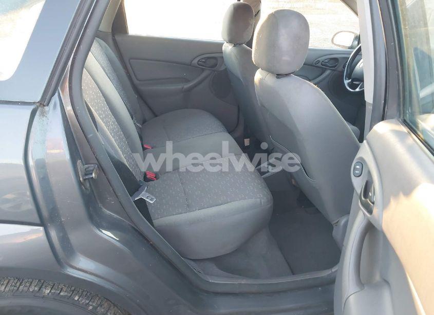 Photo 8 of 2004 Ford Focus ZX5 (VIN 3FAFP37Z24R115044)