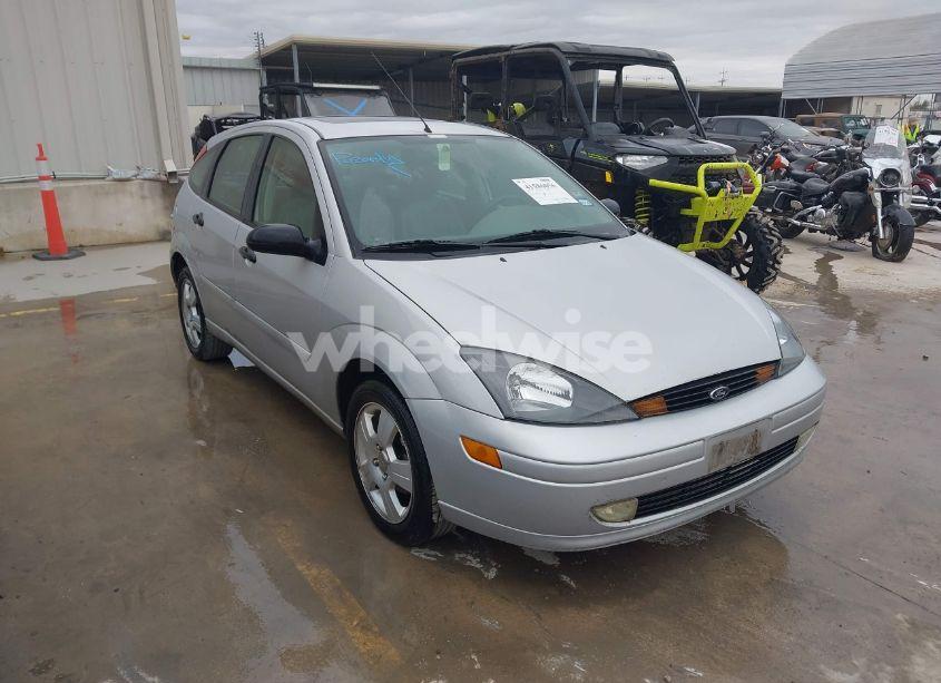 2004 Ford Focus ZX5 (VIN 3FAFP37Z54R127432) main photo