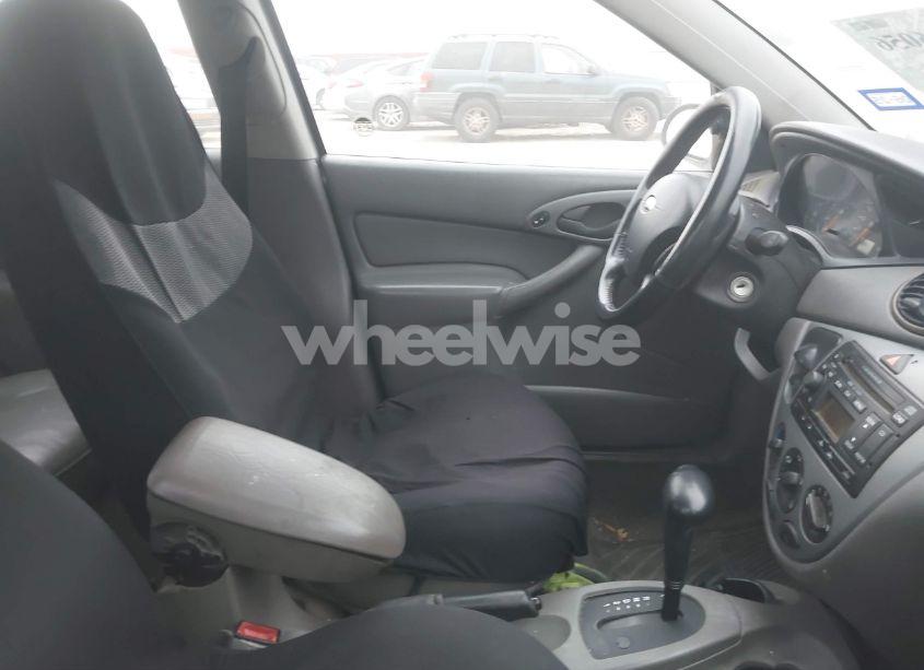 Photo 5 of 2004 Ford Focus ZX5 (VIN 3FAFP37Z54R127432)