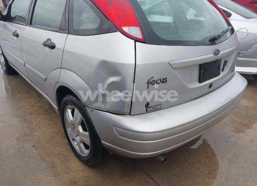 Photo 6 of 2004 Ford Focus ZX5 (VIN 3FAFP37Z54R127432)