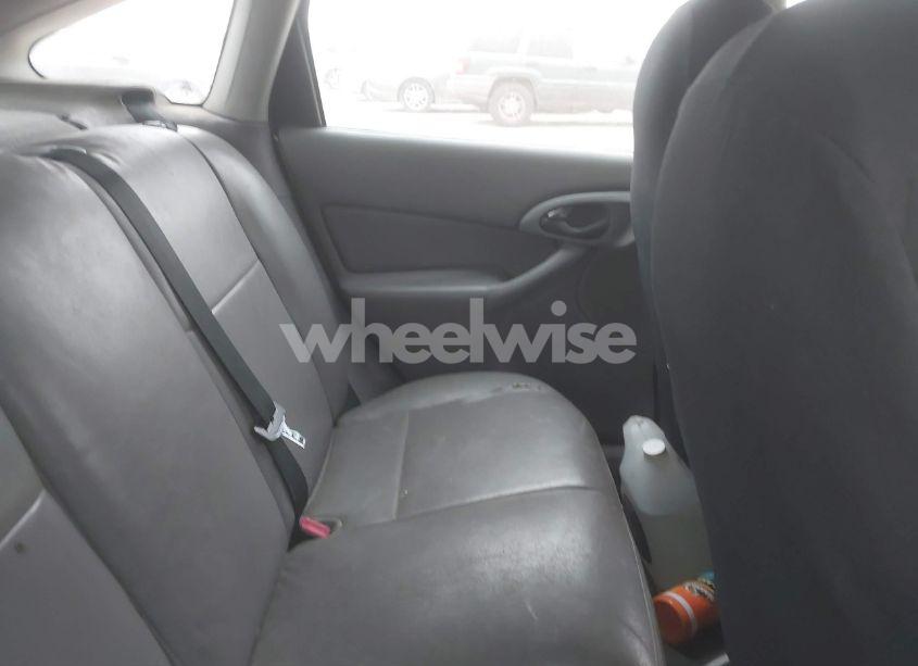 Photo 8 of 2004 Ford Focus ZX5 (VIN 3FAFP37Z54R127432)