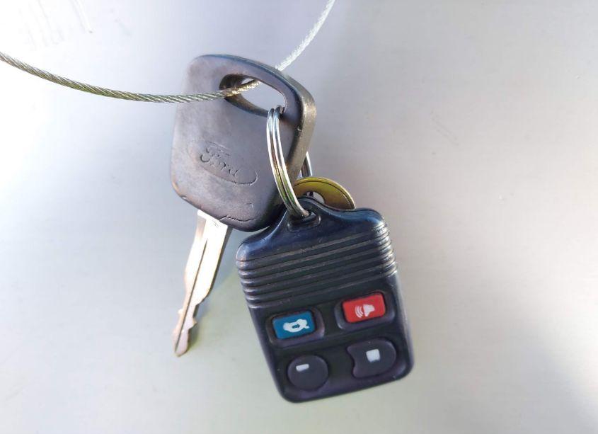 Photo 11 of 2004 Ford Focus ZX5 (VIN 3FAFP37Z74R128646)