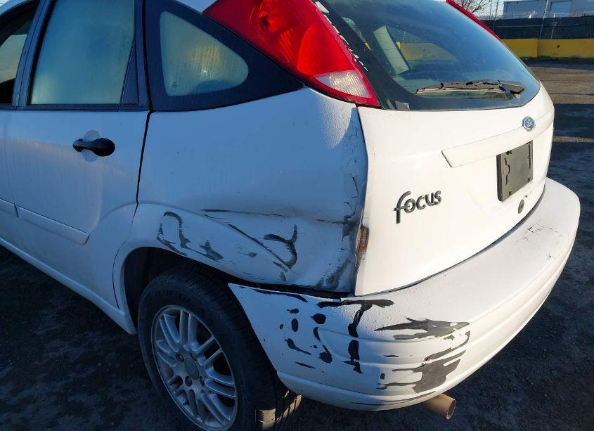 Photo 6 of 2004 Ford Focus ZX5 (VIN 3FAFP37Z74R128646)