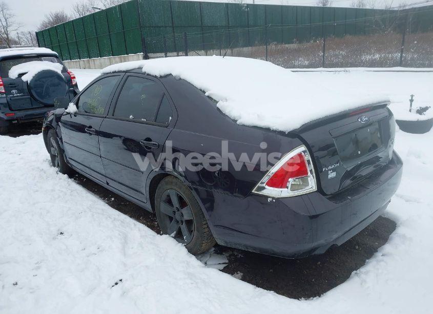 Photo 3 of 2007 Ford Fusion SE (VIN 3FAHP01137R137746)