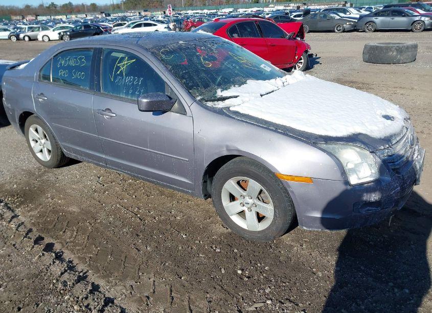 2007 Ford Fusion SE (VIN 3FAHP01137R255313) main photo