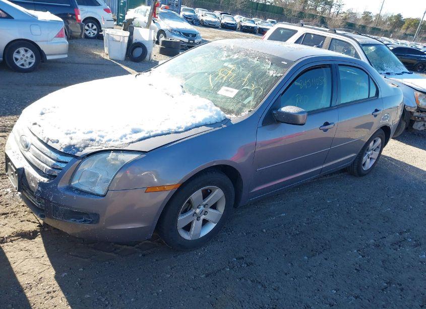 Photo 2 of 2007 Ford Fusion SE (VIN 3FAHP01137R255313)