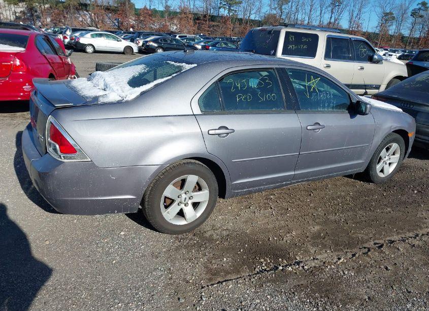 Photo 4 of 2007 Ford Fusion SE (VIN 3FAHP01137R255313)