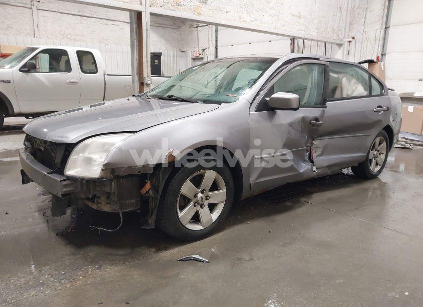 Photo 2 of 2007 Ford Fusion SE (VIN 3FAHP01147R225172)