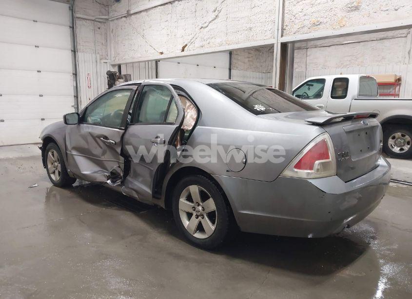 Photo 3 of 2007 Ford Fusion SE (VIN 3FAHP01147R225172)