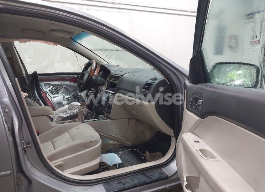 Photo 5 of 2007 Ford Fusion SE (VIN 3FAHP01147R225172)