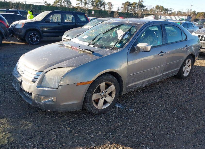 Photo 2 of 2007 Ford Fusion SE (VIN 3FAHP01187R270499)