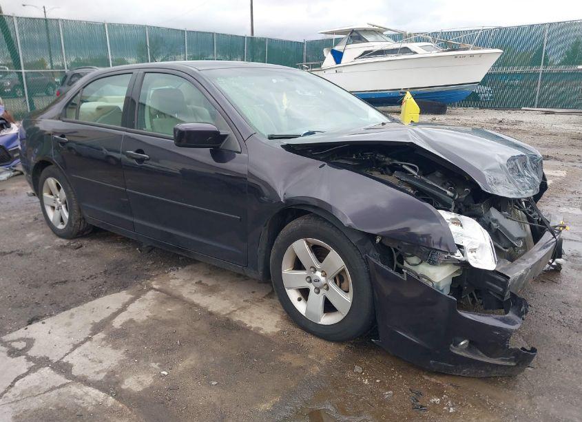 2007 Ford Fusion SE (VIN 3FAHP011X7R137274) main photo