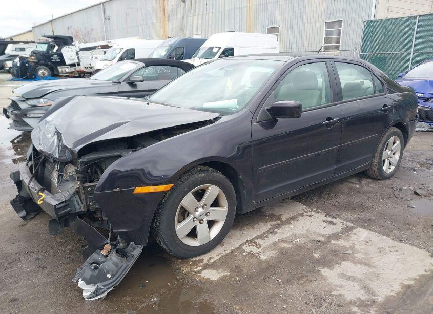 Photo 2 of 2007 Ford Fusion SE (VIN 3FAHP011X7R137274)