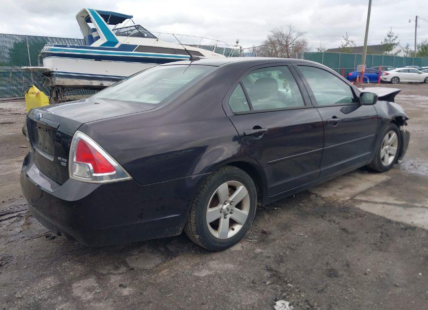 Photo 4 of 2007 Ford Fusion SE (VIN 3FAHP011X7R137274)