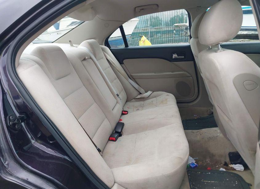 Photo 8 of 2007 Ford Fusion SE (VIN 3FAHP011X7R137274)
