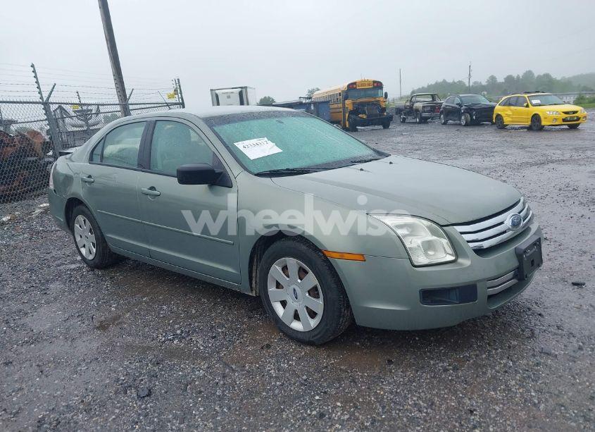 2009 Ford Fusion S (VIN 3FAHP06Z09R120081) main photo