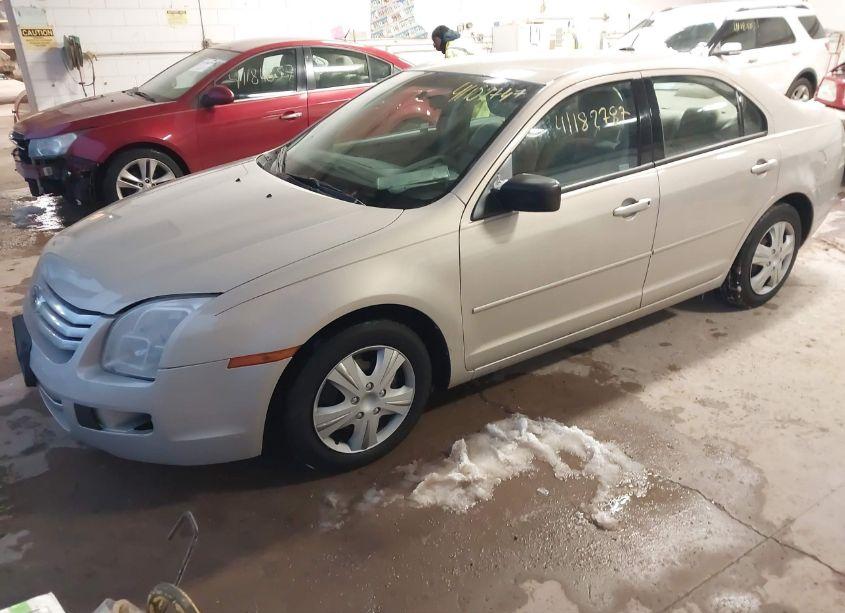 Photo 2 of 2009 Ford Fusion S (VIN 3FAHP06Z89R201992)