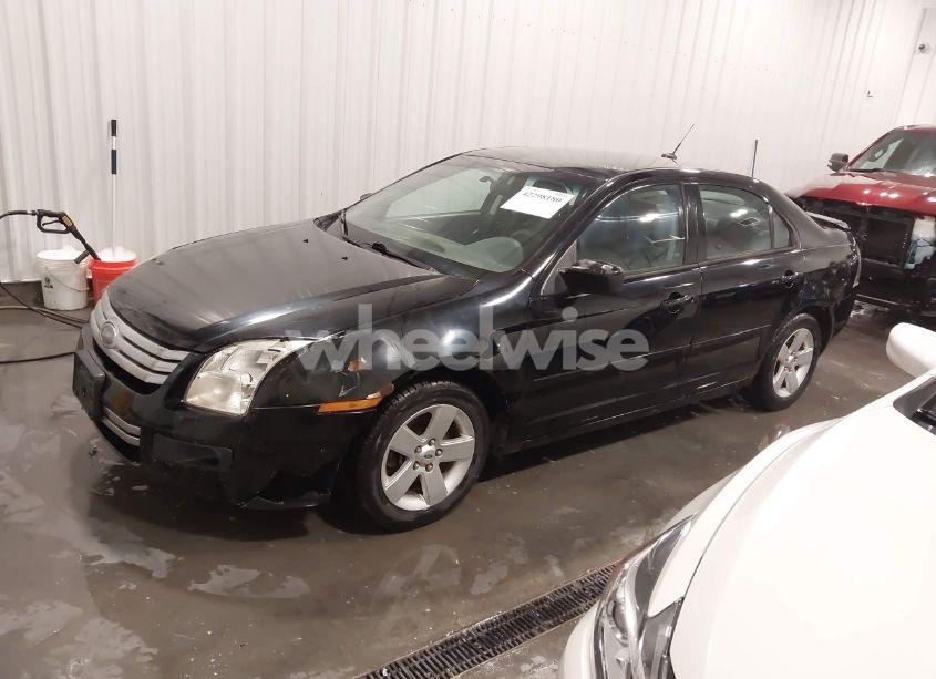 Photo 2 of 2008 Ford Fusion SE (VIN 3FAHP07108R138393)