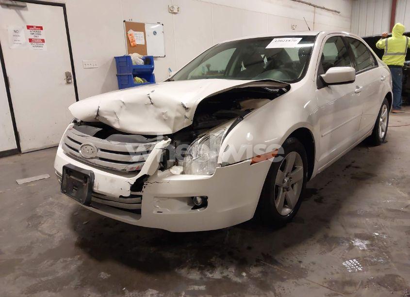 Photo 2 of 2009 Ford Fusion SE (VIN 3FAHP07109R153445)