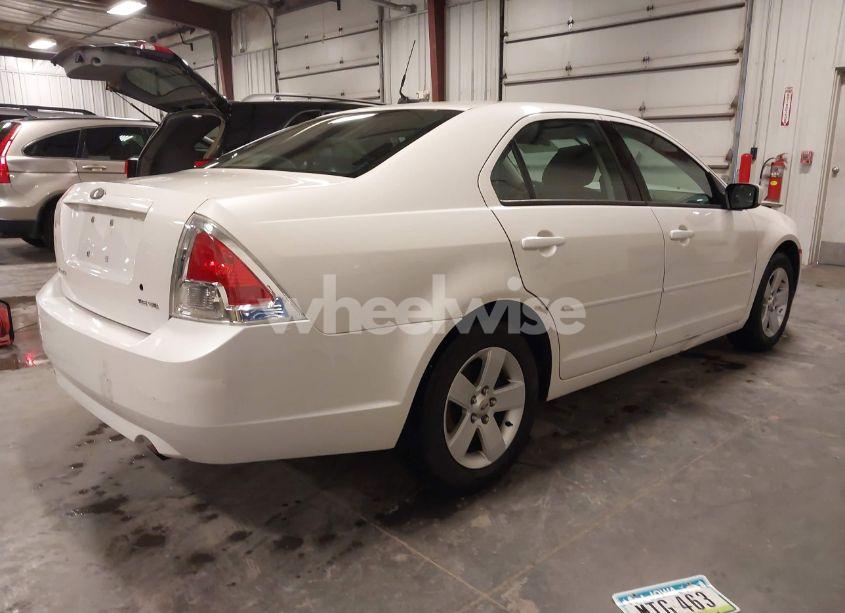 Photo 4 of 2009 Ford Fusion SE (VIN 3FAHP07109R153445)