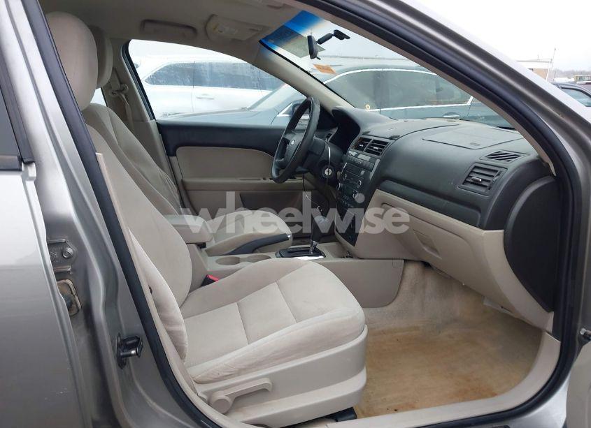 Photo 5 of 2009 Ford Fusion SE (VIN 3FAHP07119R106201)