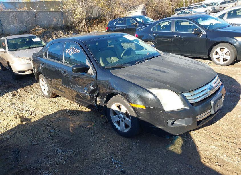 2009 Ford Fusion SE (VIN 3FAHP07139R102070) main photo