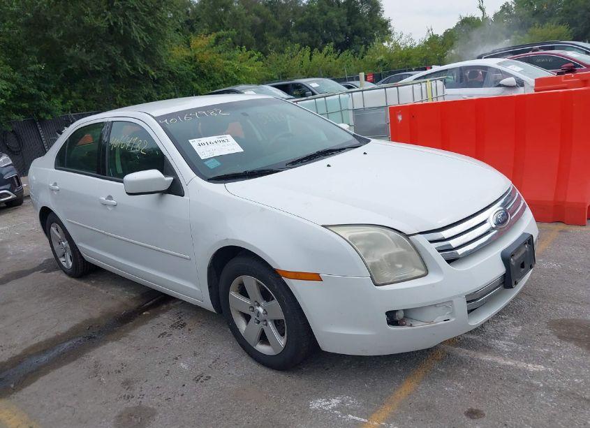 2007 Ford Fusion SE (VIN 3FAHP07167R111777) main photo