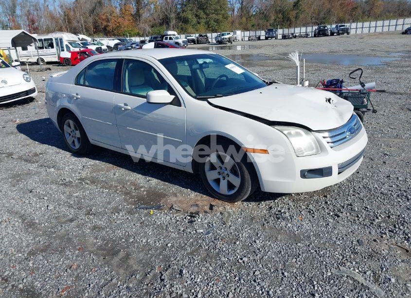 2009 Ford Fusion SE (VIN 3FAHP07169R107764) main photo